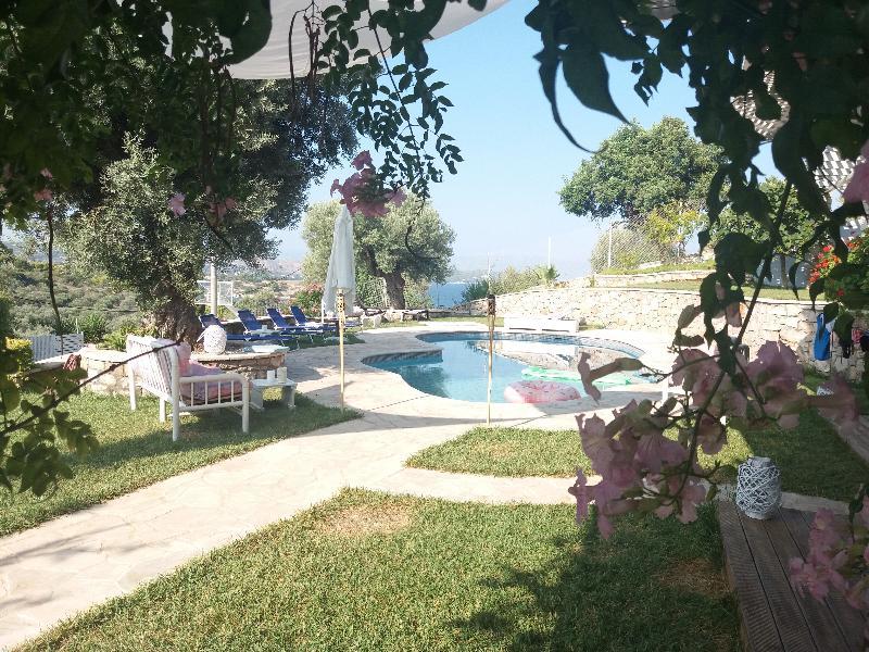 Sunny Place Resort Kranidi Exteriör bild