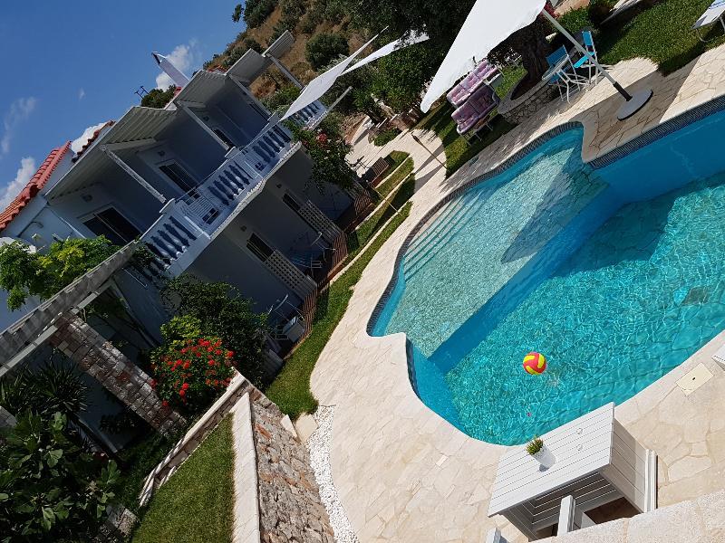 Sunny Place Resort Kranidi Exteriör bild