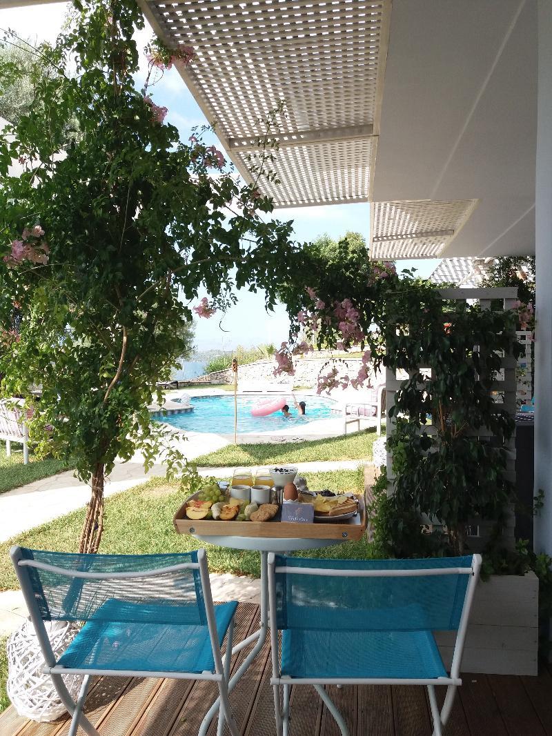 Sunny Place Resort Kranidi Exteriör bild