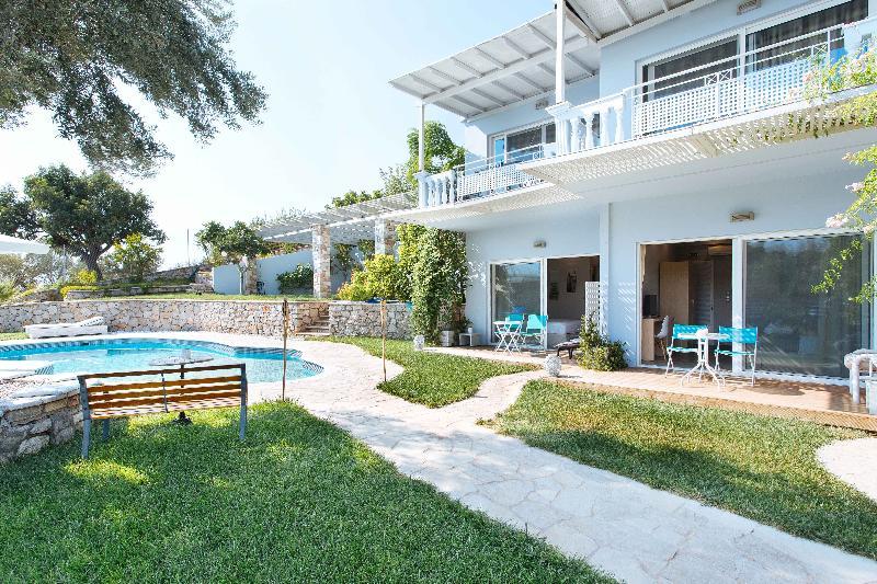 Sunny Place Resort Kranidi Exteriör bild